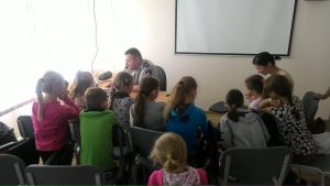 Vaikai mokėsi saugiai pereiti gatvę